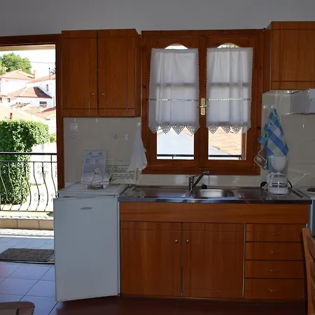 Gerakina Hostel Vavdhos